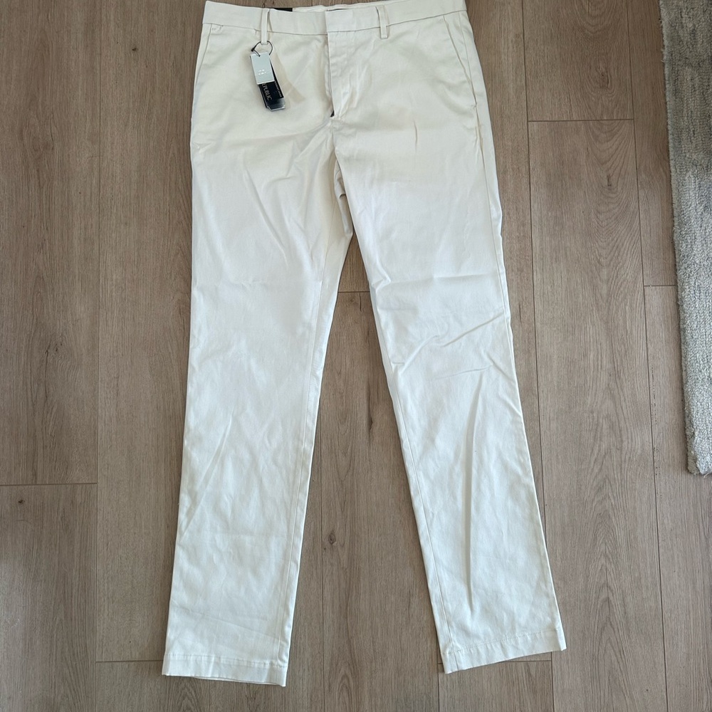Men’s NWT Banana Republic Aiden Slim Fit RAPID MOVEMENT CHINO 35Wx36L Off white - Picture 3 of 5